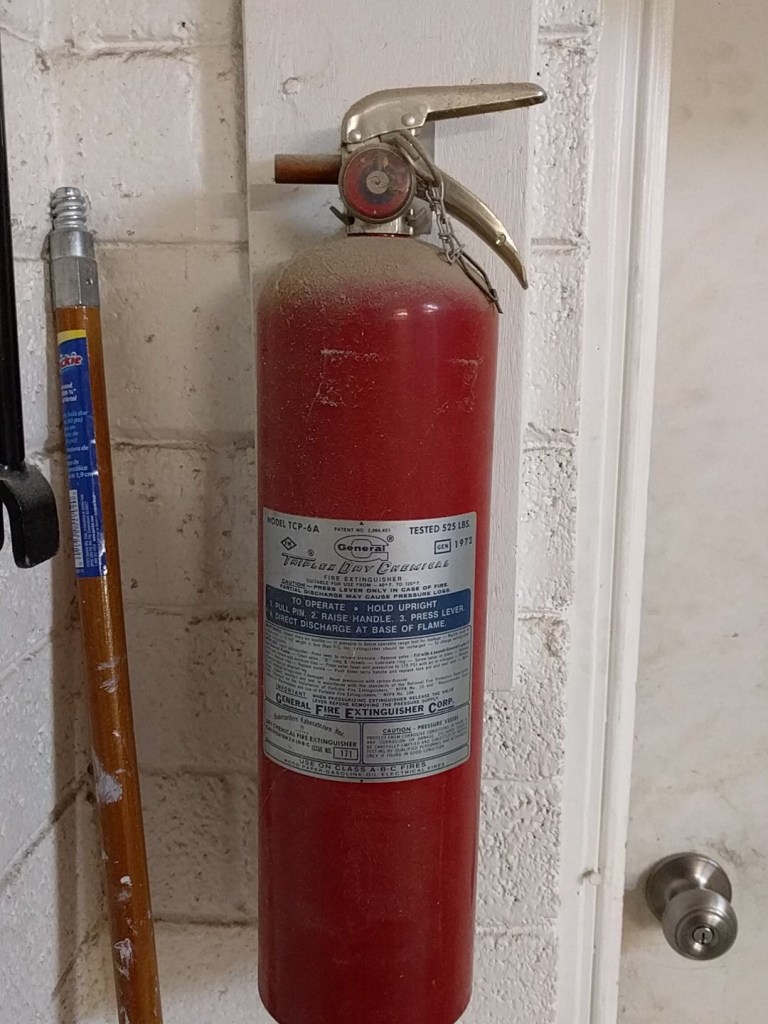 1972 fire extinguisher, vintage fire extinguisher 