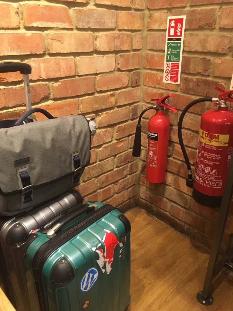 Luggage airport, luggage fire extinguisher 