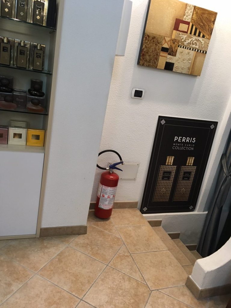 extinguishers, fire extinguishers, stores extinguishers, fire safety in shops